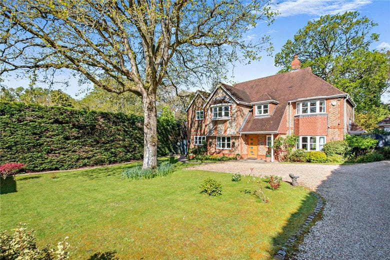 5 bedroom house, Oak Close, Baughurst RG26 - Available