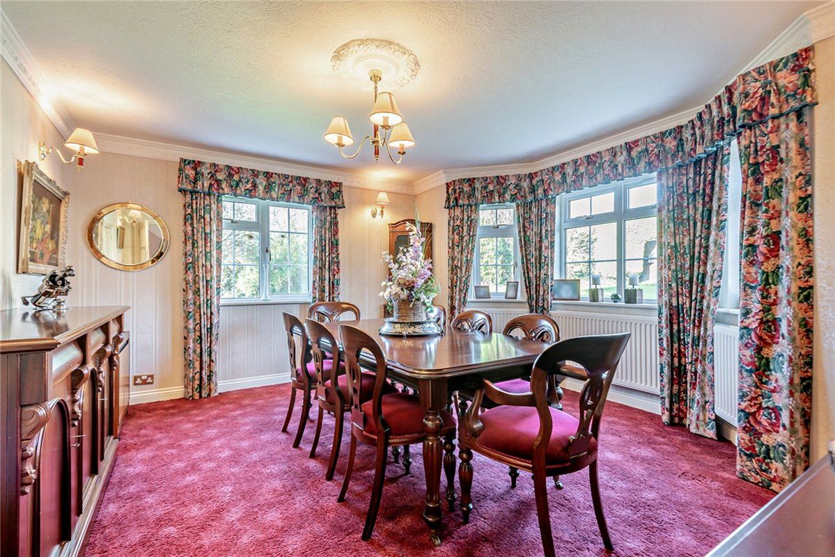 5 bedroom house, Fox's Lane, Kingsclere RG20 - Available