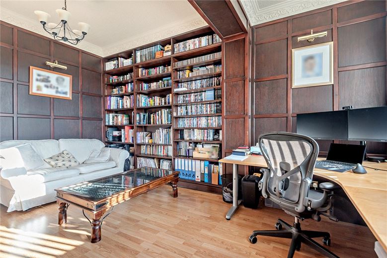 5 bedroom house, Fox's Lane, Kingsclere RG20 - Available