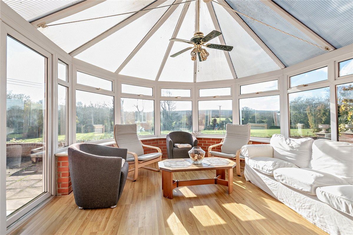 5 bedroom house, Fox's Lane, Kingsclere RG20 - Available