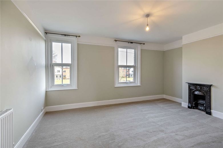 3 bedroom house, Andover Road, Newbury RG14 - Sold