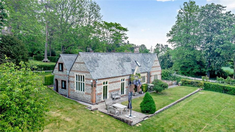 4 bedroom house, Church Lane, Speen RG14 - Available