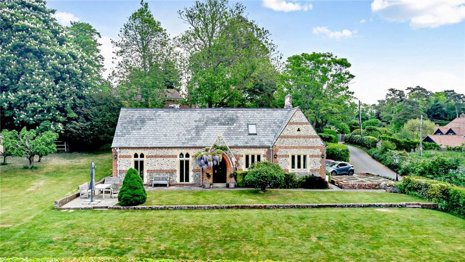 4 bedroom house, Church Lane, Speen RG14 - Available