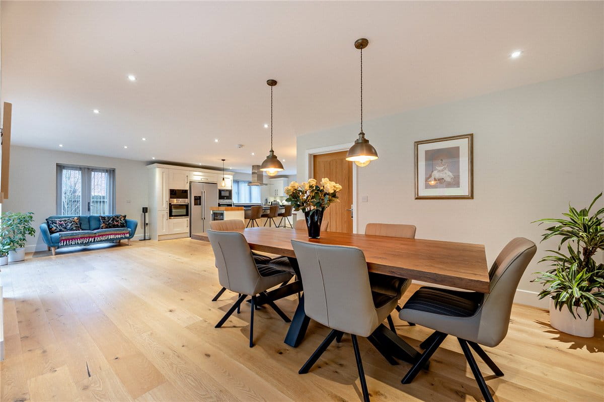 5 bedroom house, Thornford Road, Crookham Common RG19 - Available