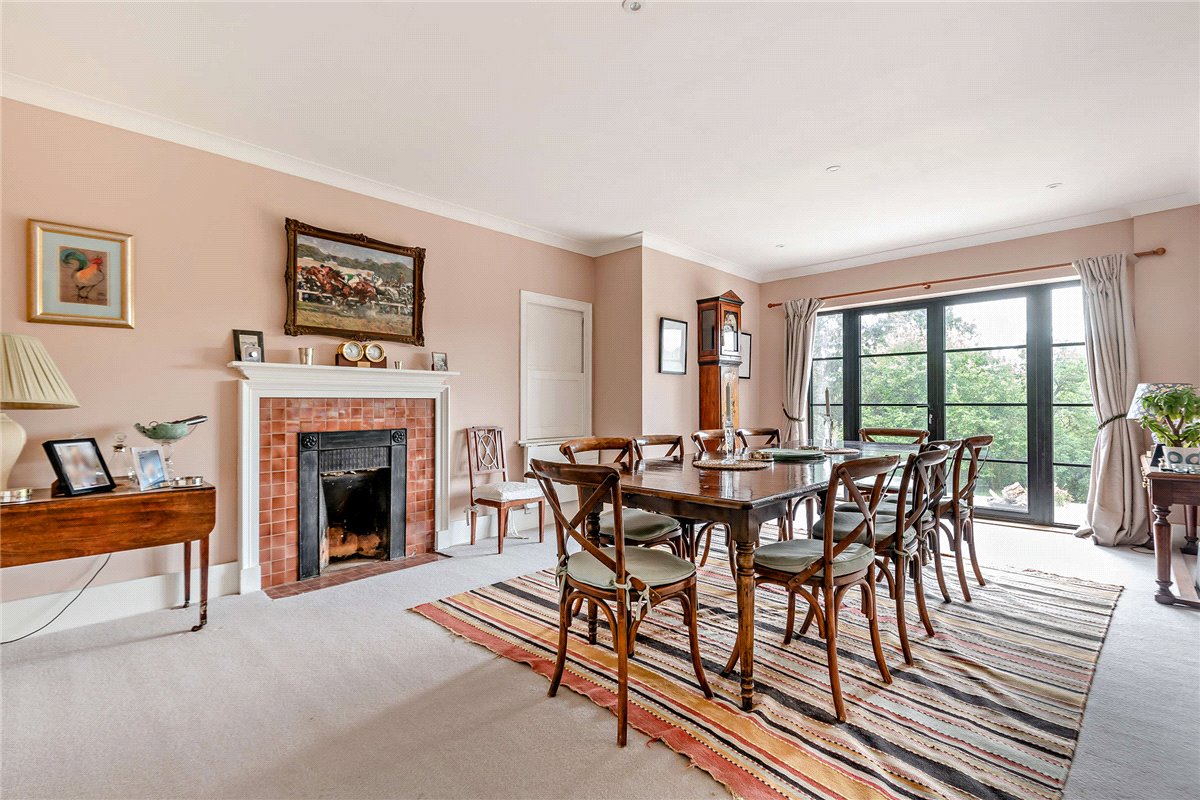 4 bedroom house, Bishops Green, Newbury RG20 - Available