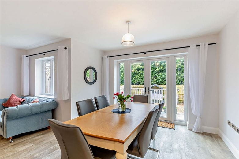 5 bedroom house, The Dolmans, Shaw RG14 - Available