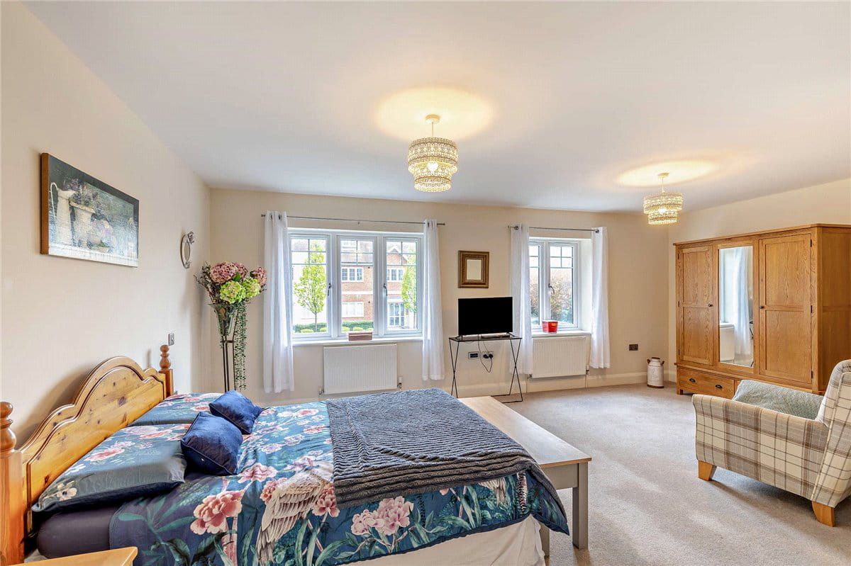 5 bedroom house, The Dolmans, Shaw RG14 - Available