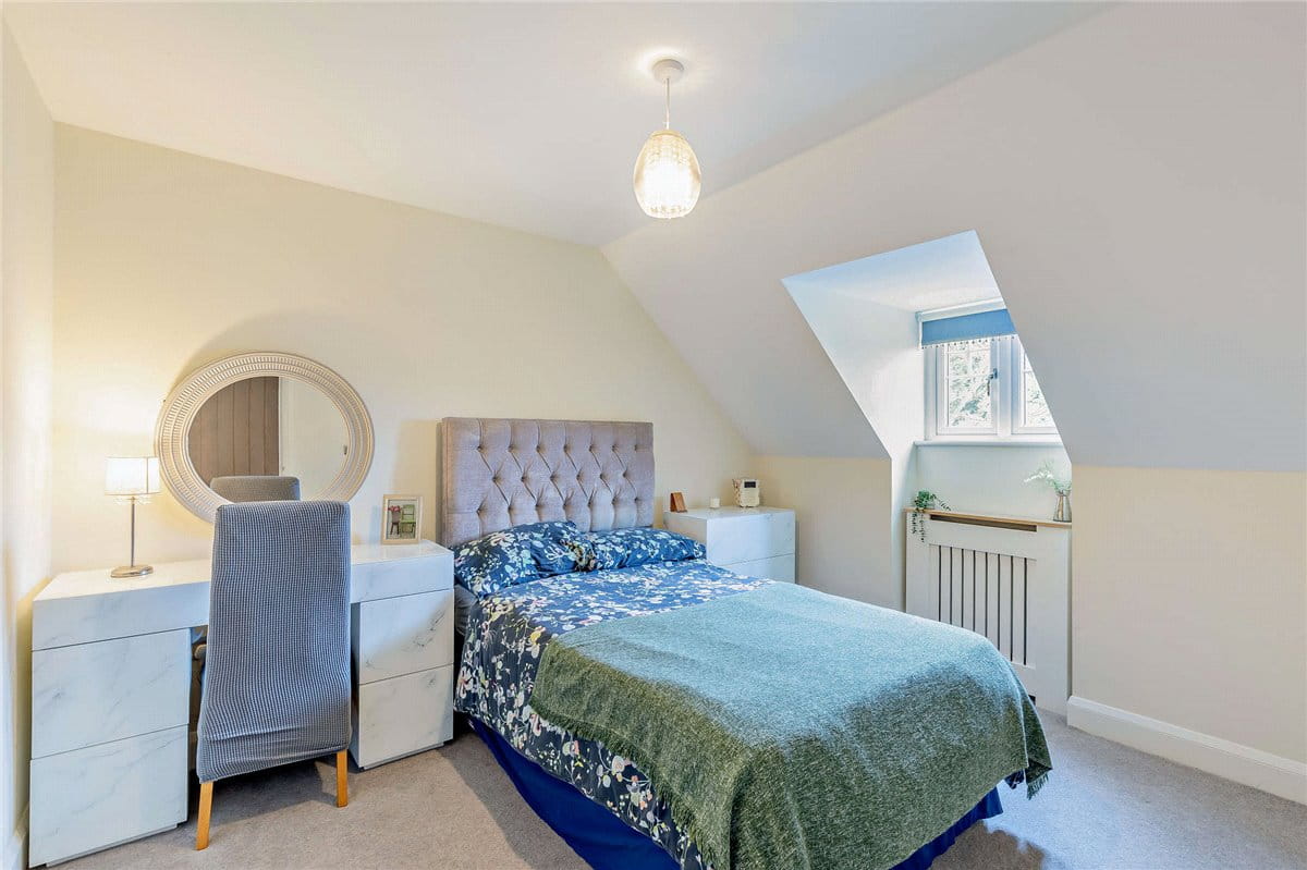 5 bedroom house, The Dolmans, Shaw RG14 - Available