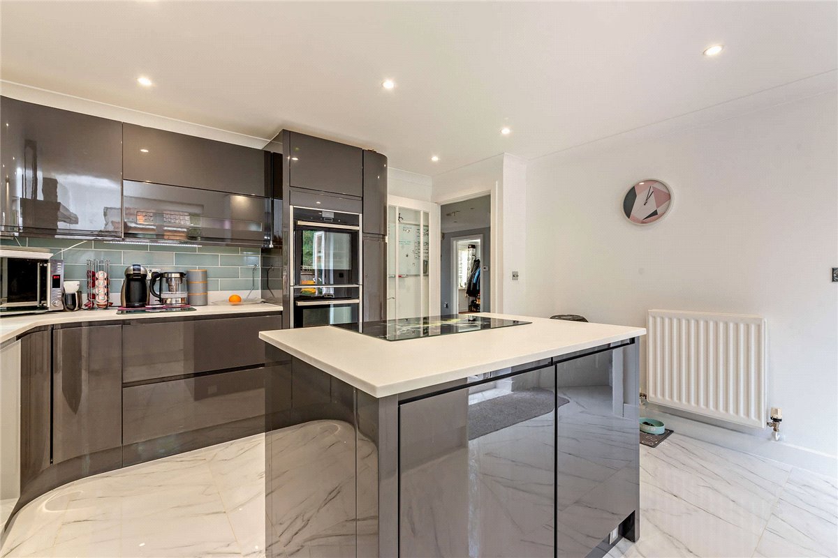 5 bedroom house, Haysoms Drive, Greenham RG19 - Sold STC