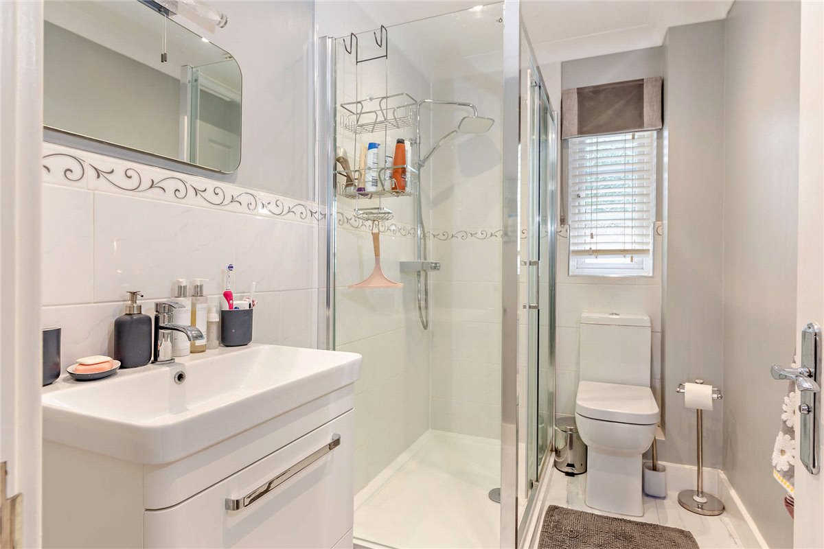 5 bedroom house, Haysoms Drive, Greenham RG19 - Sold STC