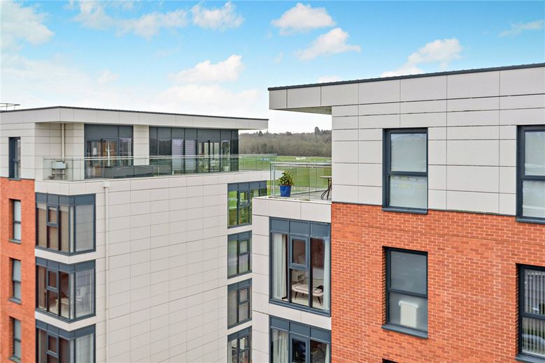 1 bedroom flat, Kingman Way, Newbury RG14 - Sold STC