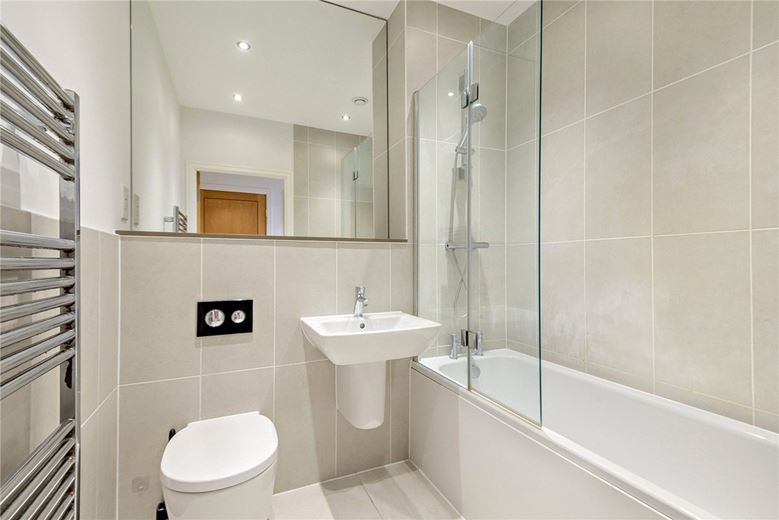 1 bedroom flat, Kingman Way, Newbury RG14 - Sold STC