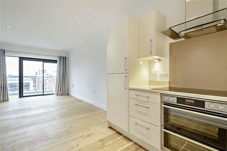 1 bedroom flat, Kingman Way, Newbury RG14 - Sold STC