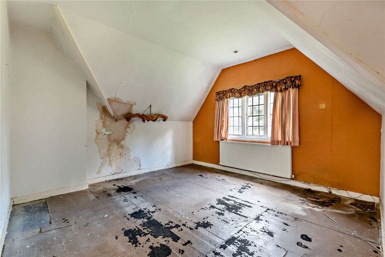 6 bedroom house, Burys Bank Road, Greenham RG19 - Available