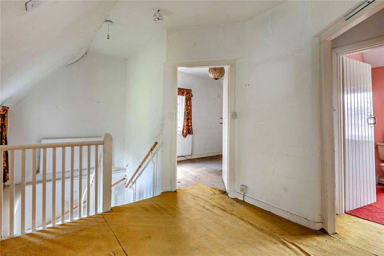 6 bedroom house, Burys Bank Road, Greenham RG19 - Available