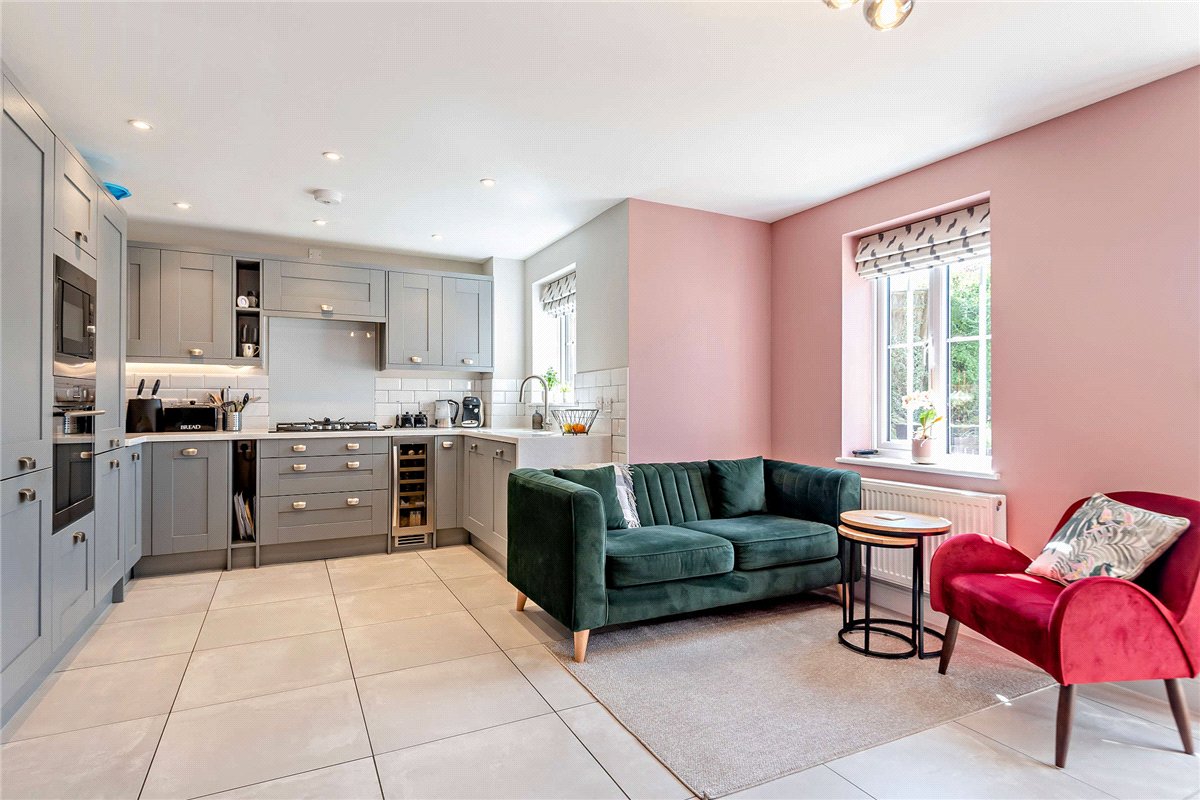 4 bedroom house, Folly Court, Cold Ash RG18 - Available