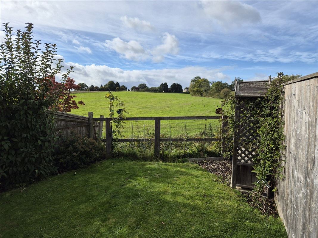 4 bedroom house, Folly Court, Cold Ash RG18 - Available