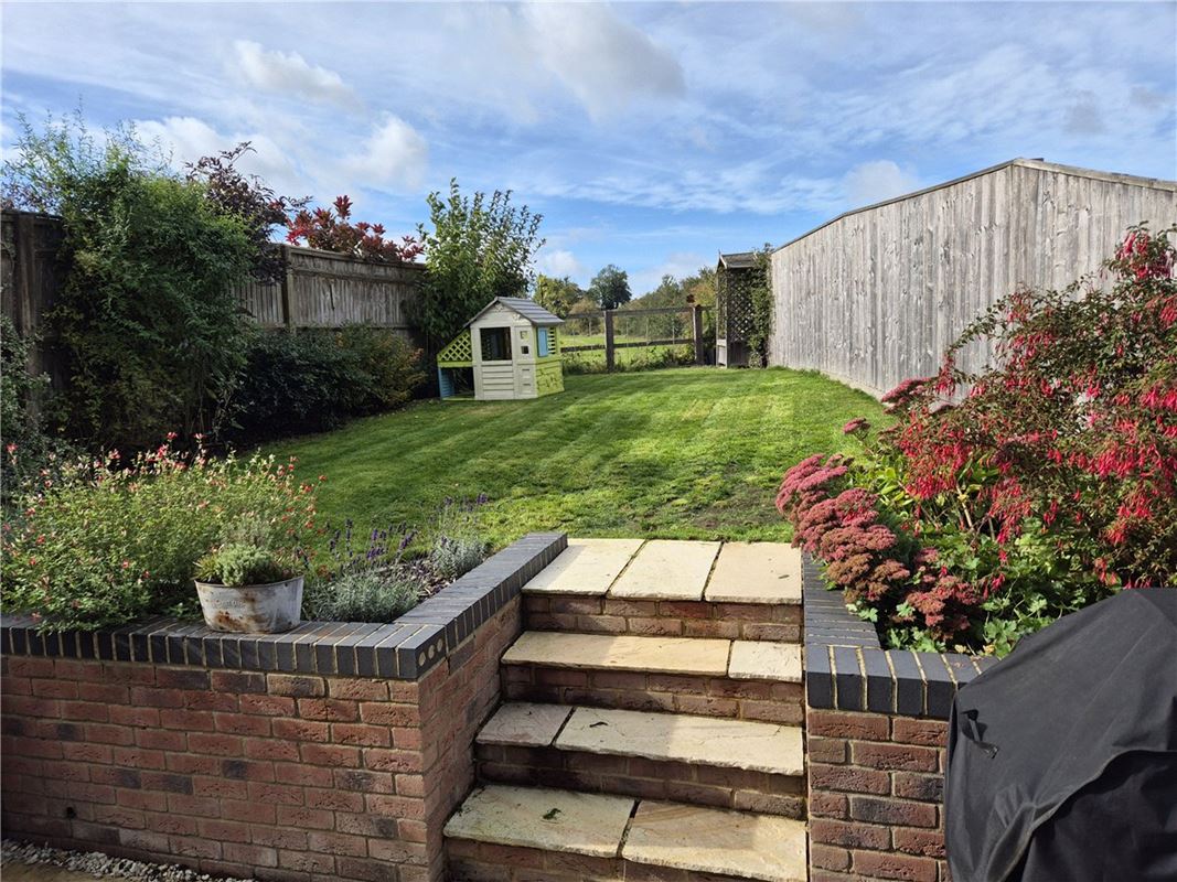 4 bedroom house, Folly Court, Cold Ash RG18 - Available