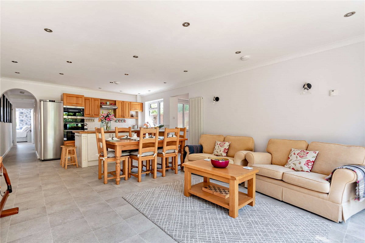 6 bedroom house, Hampstead Norreys Road, Hermitage RG18 - Sold STC