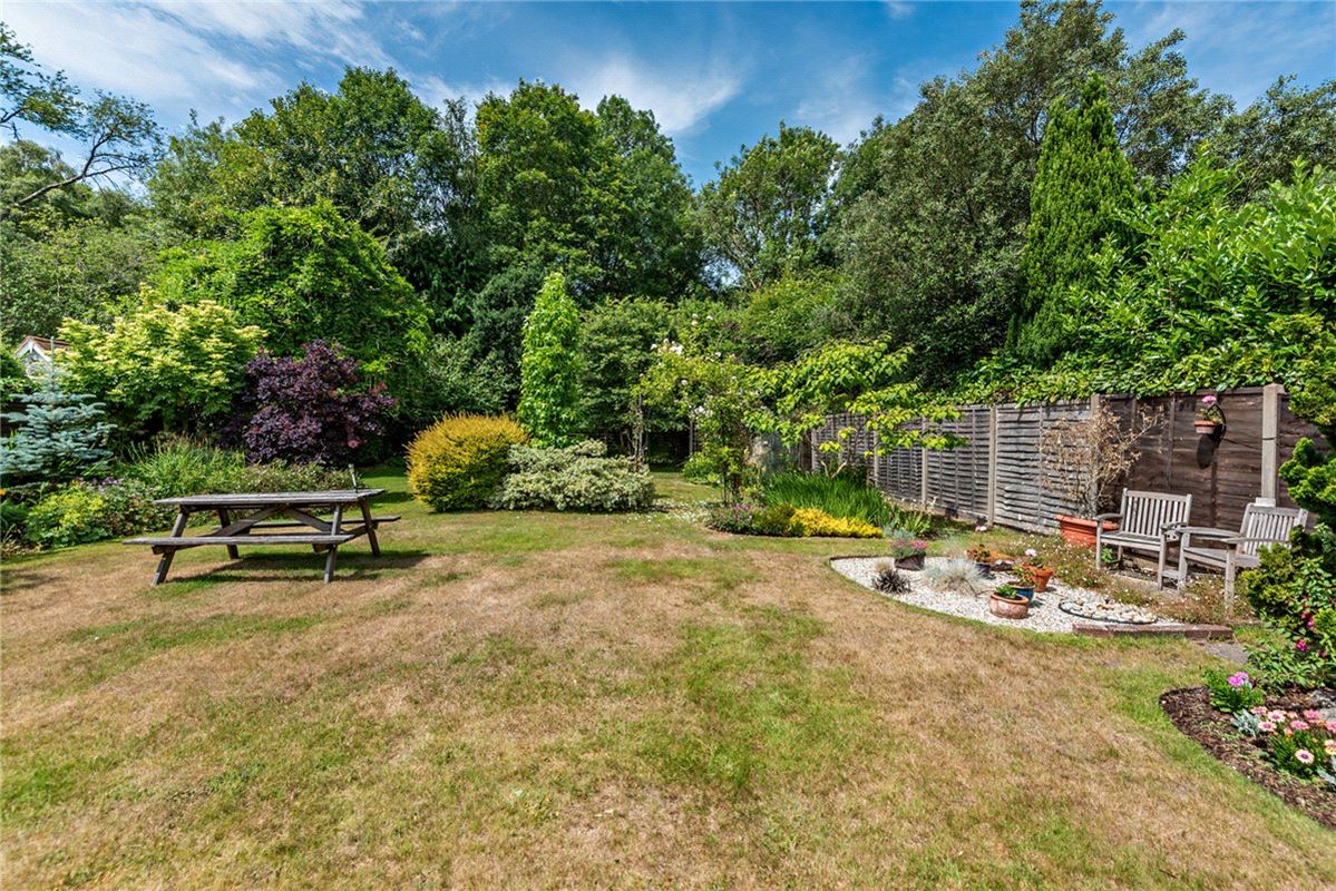 5 bedroom house, Hampstead Norreys Road, Hermitage RG18 - Available