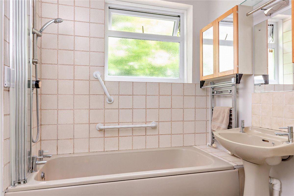 5 bedroom house, Hampstead Norreys Road, Hermitage RG18 - Available