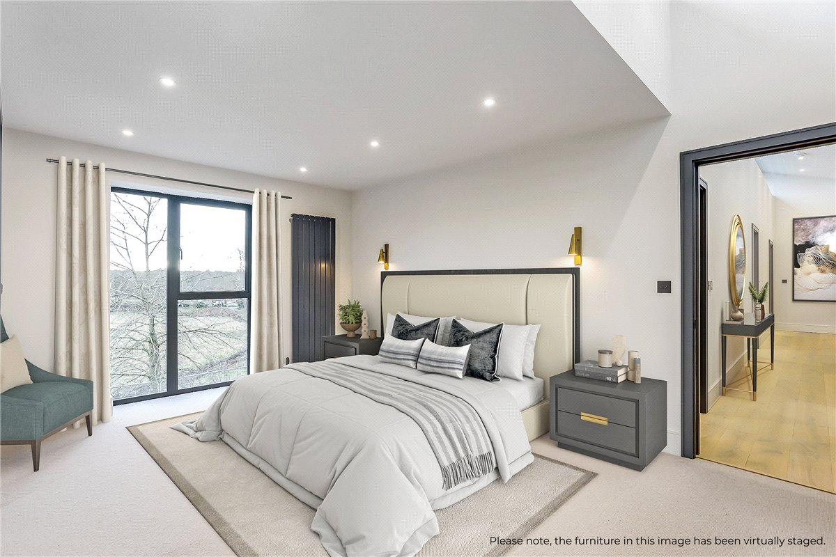 4 bedroom house, Speen Lane, Newbury RG14 - Available