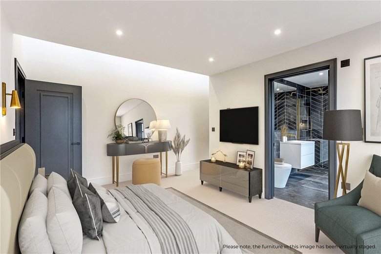 4 bedroom house, Speen Lane, Newbury RG14 - Available