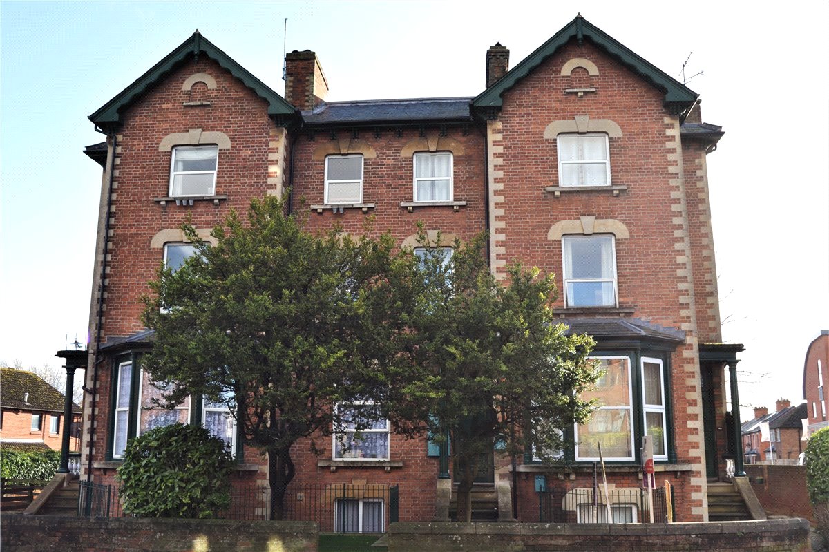 1 bedroom flat, London Road, Newbury RG14 - Available