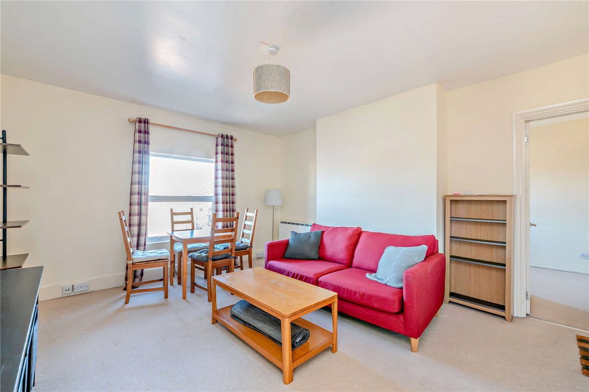 1 bedroom flat, London Road, Newbury RG14 - Available