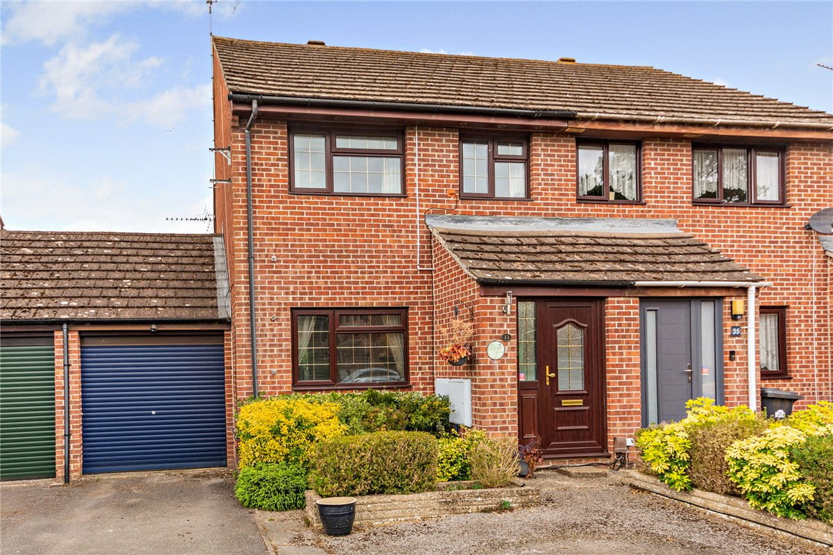 3 bedroom house, Billington Way, Thatcham RG18 - Sold STC