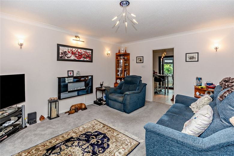 3 bedroom house, Billington Way, Thatcham RG18 - Sold STC