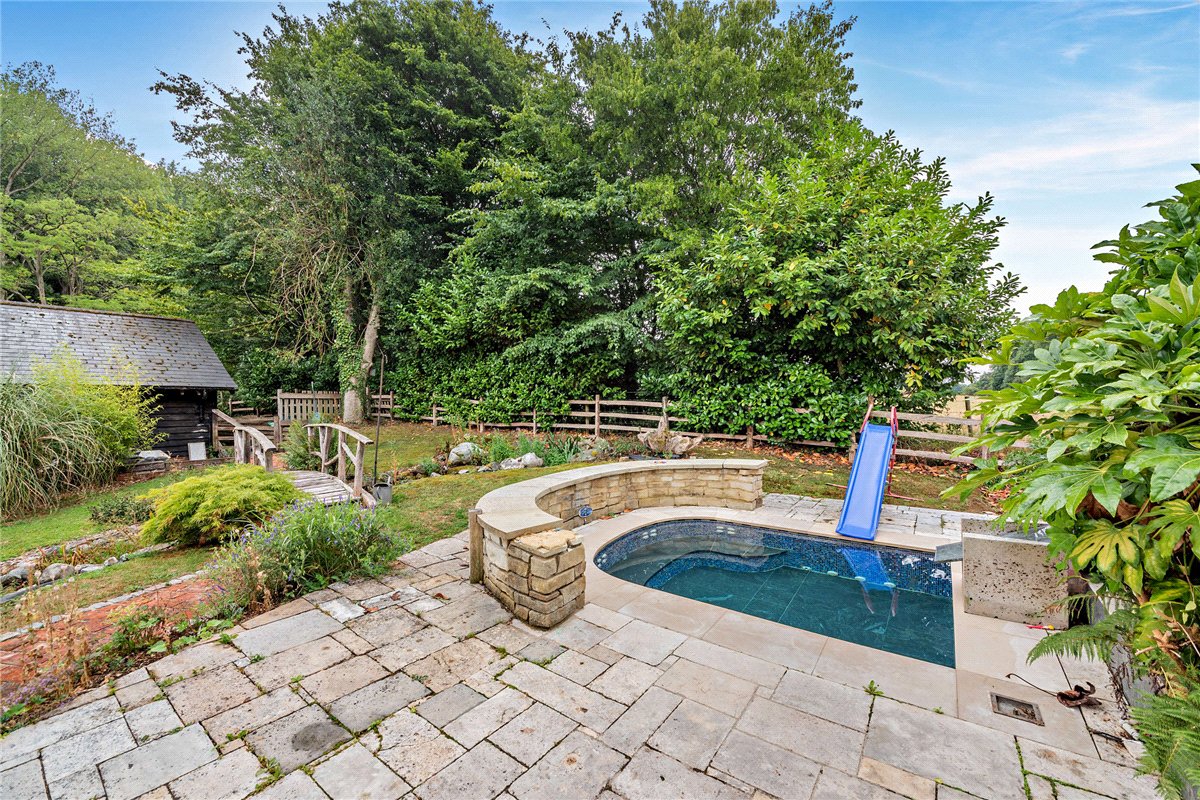 4 bedroom house, Ashford Hill Road, Headley RG19 - Available