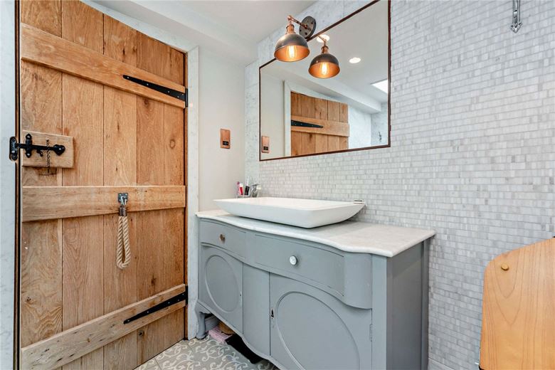 4 bedroom house, Ashford Hill Road, Headley RG19 - Available