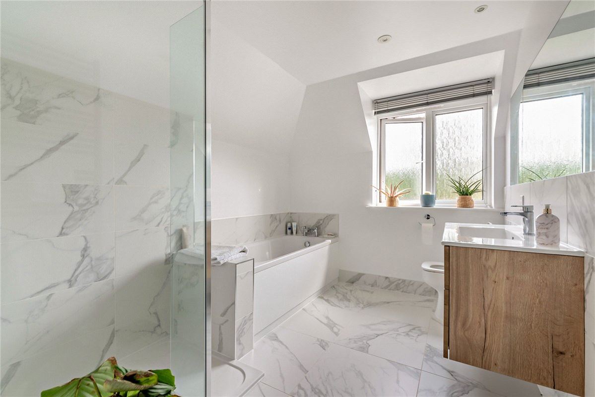 4 bedroom house, The Rookery, Peasemore RG20 - Sold STC