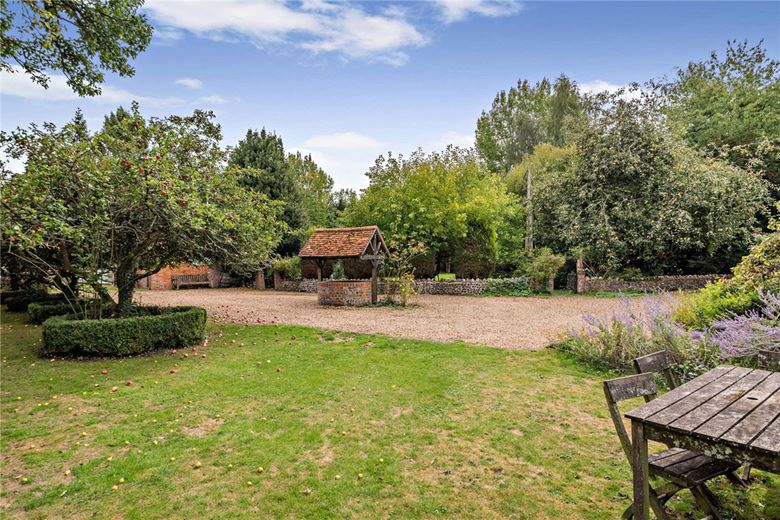 6 bedroom house, Brightwalton, Newbury RG20 - Available