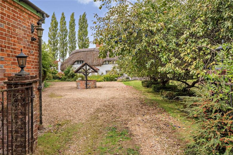 6 bedroom house, Brightwalton, Newbury RG20 - Available