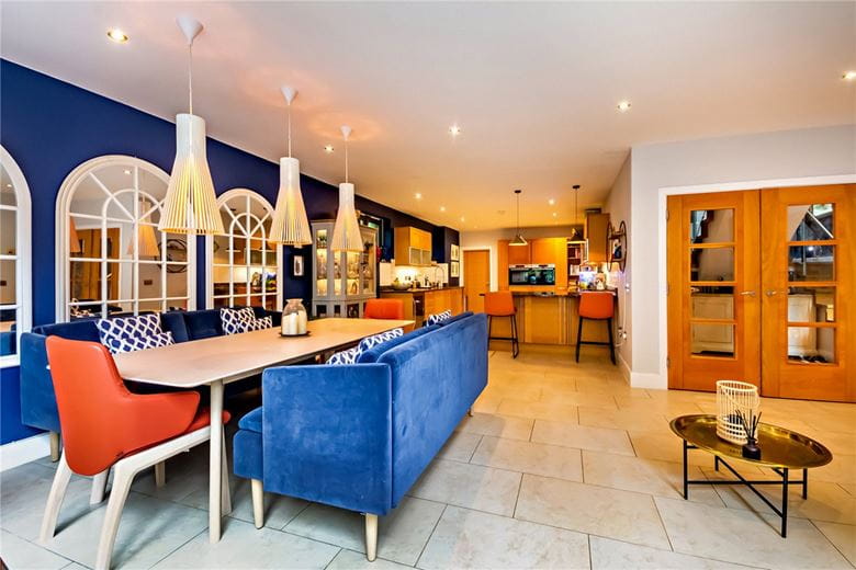 4 bedroom house, Oxford Road, Donnington RG14 - Available