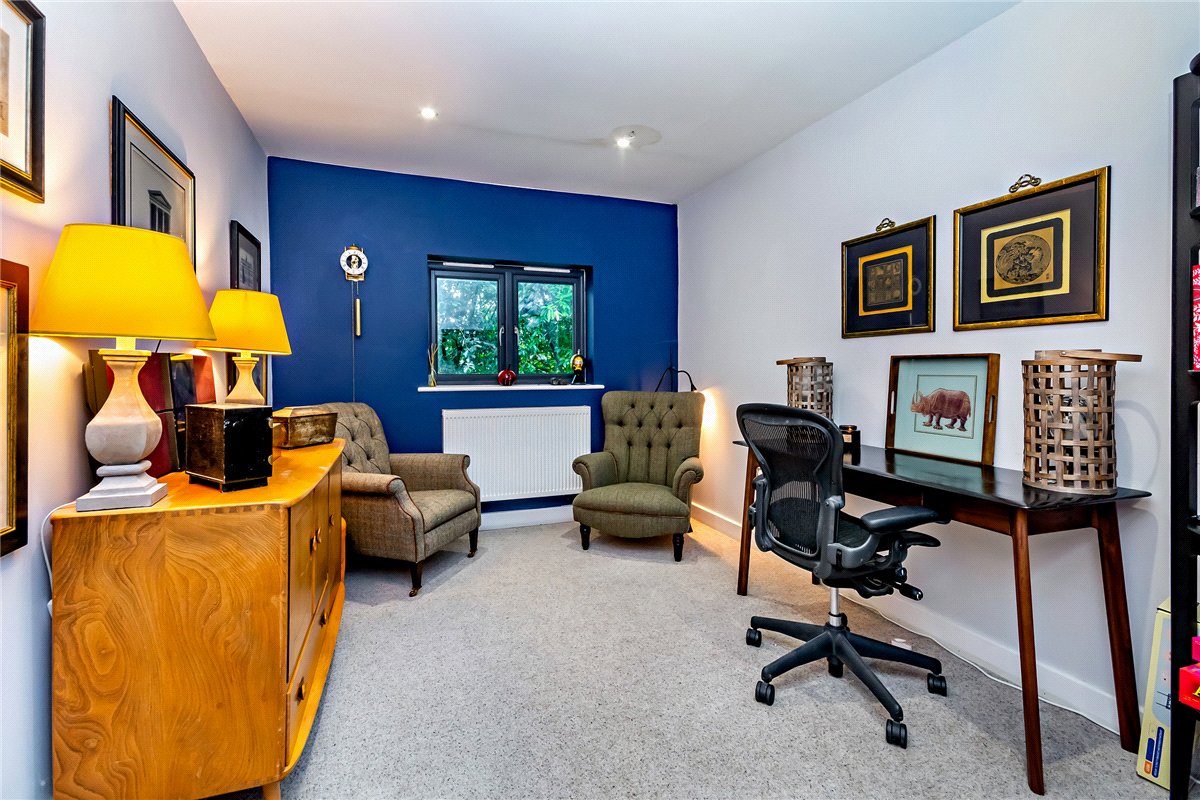 4 bedroom house, Oxford Road, Donnington RG14 - Available