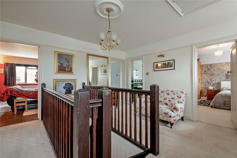 4 bedroom house, Newtown Road, Newbury RG14 - Available