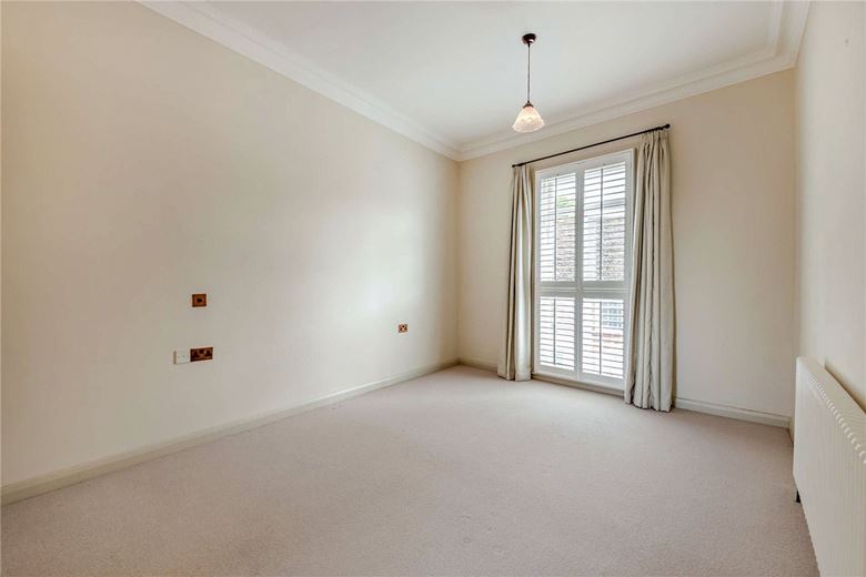 3 bedroom house, Phoenix Court, Kingsclere RG20 - Available