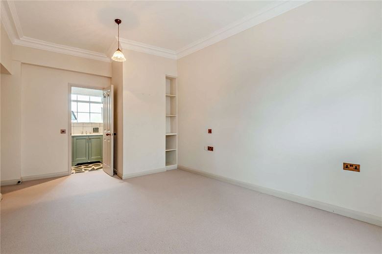 3 bedroom house, Phoenix Court, Kingsclere RG20 - Available