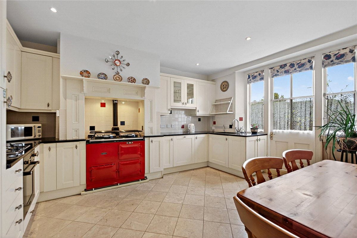 7 bedroom house, Bridge Street, Hungerford RG17 - Available