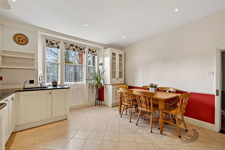 7 bedroom house, Bridge Street, Hungerford RG17 - Available