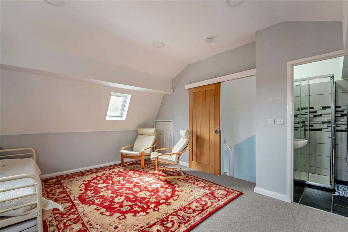 4 bedroom house, Oxford Road, Donnington RG14 - Available