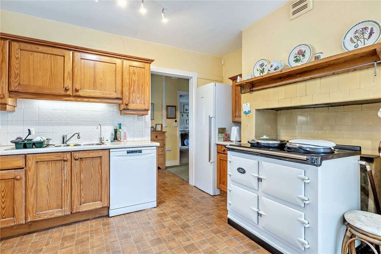 8 bedroom house, Yattendon Road, Hermitage RG18 - Available