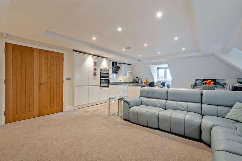 2 bedroom flat, The Dolmans, Shaw RG14 - Available