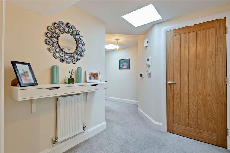 2 bedroom flat, The Dolmans, Shaw RG14 - Available