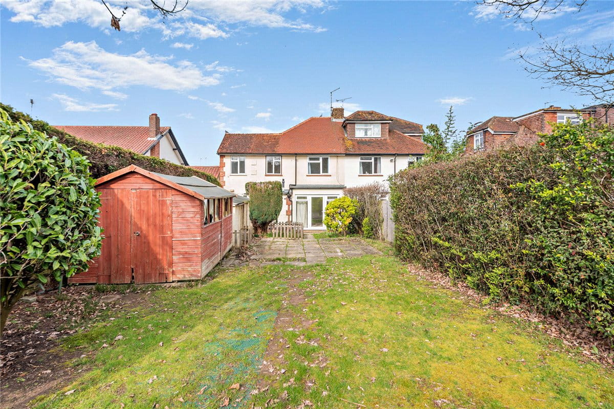 4 bedroom house, Bartlemy Close, Newbury RG14 - Available