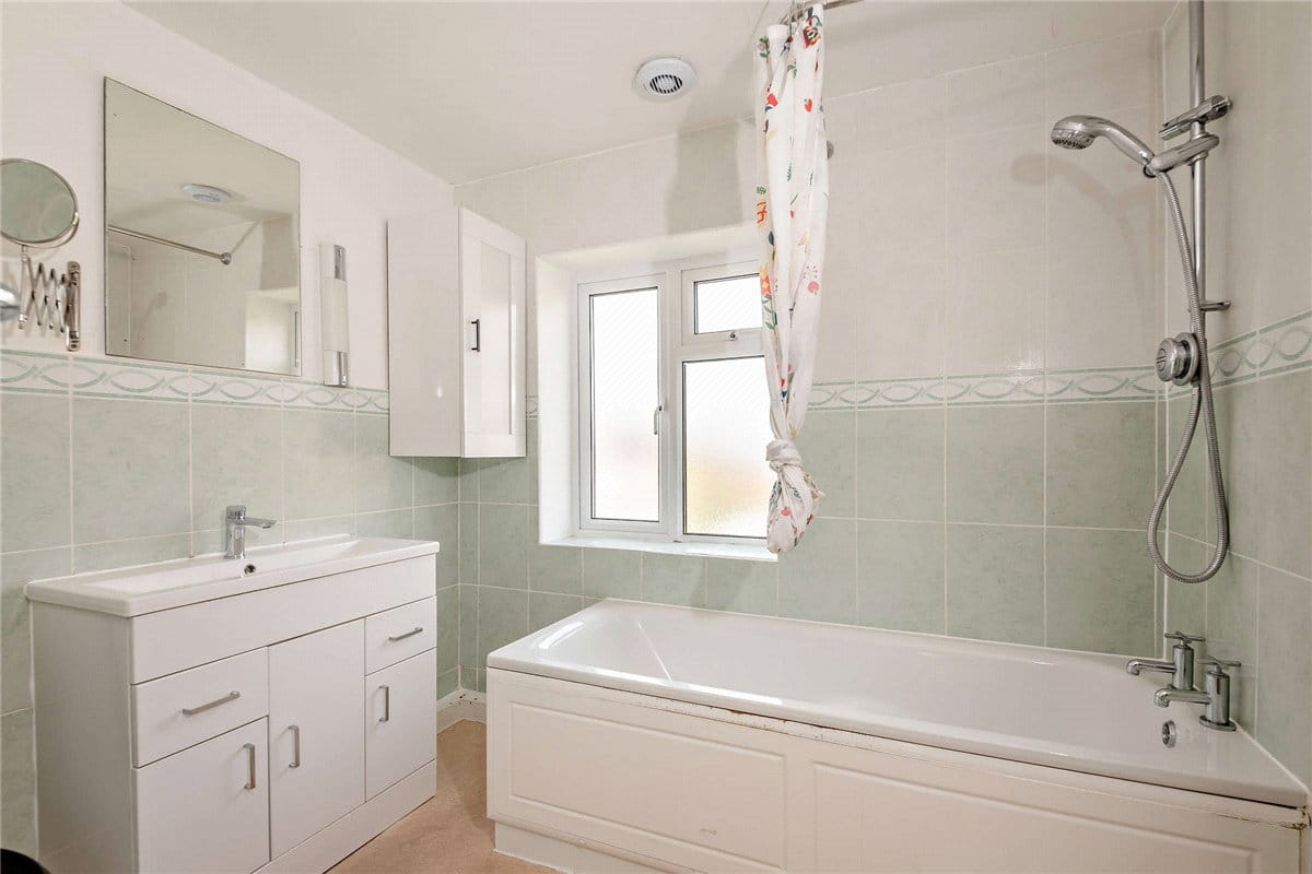 4 bedroom house, Bartlemy Close, Newbury RG14 - Available