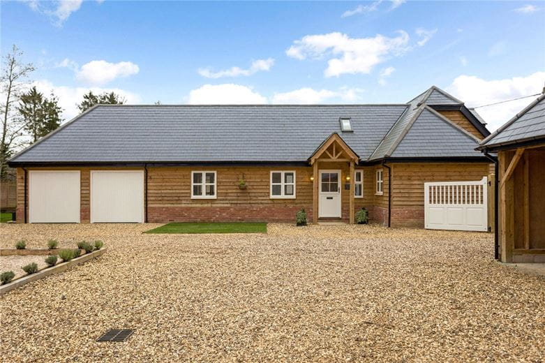 2 bedroom cottage, Ram Alley, Ashford Hill RG19 - Available